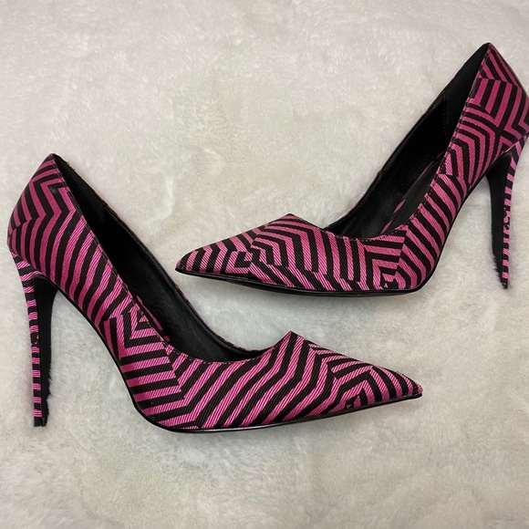 NWOT Paper Fox Chevron Heels Pink Black Size 10 - Picture 3 of 6